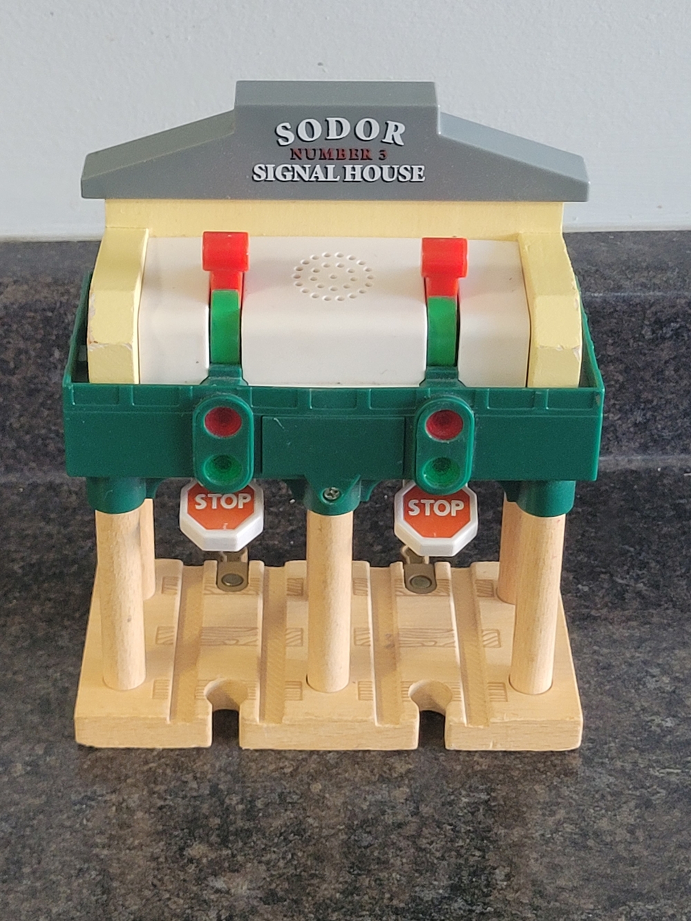 Thomas And Friends SODOR Signal House Wooden Train Accessory - Learning Curve